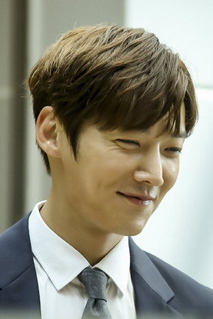 최진혁 profil kép