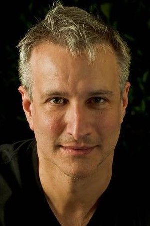 Bronson Pinchot profil kép