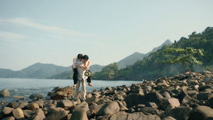 ที่สามของเธอ kép