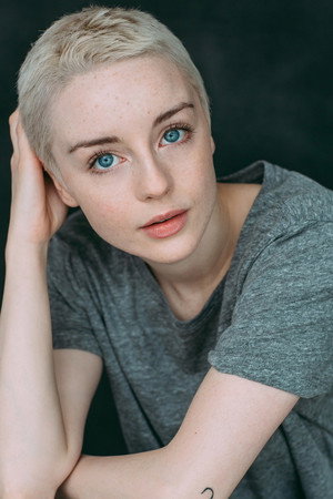 Kacey Rohl profil kép