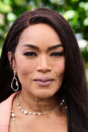 Angela Bassett profil kép