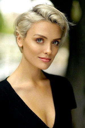 Wallis Day profil kép