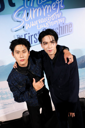 ผมเจอเจ้าชายบนชายหาด poszter