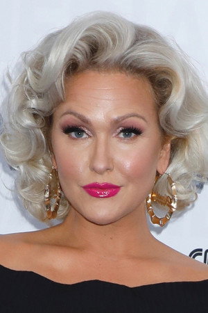 Jenn Lyon profil kép