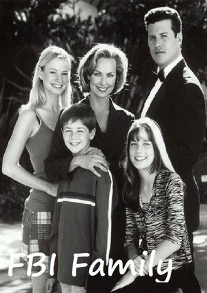 Cover Me: Based on the True Life of an FBI Family poszter