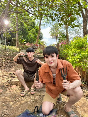 ทำนายทายทัพ poszter