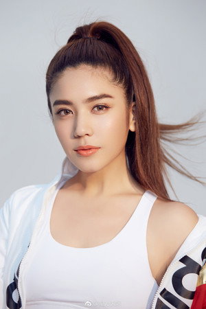 夏若妍 profil kép
