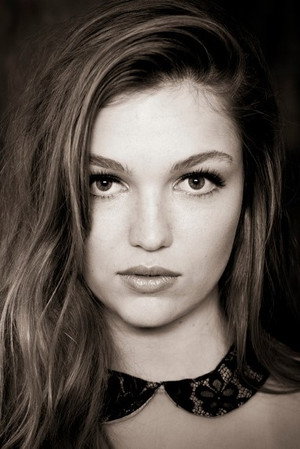 Lili Simmons profil kép