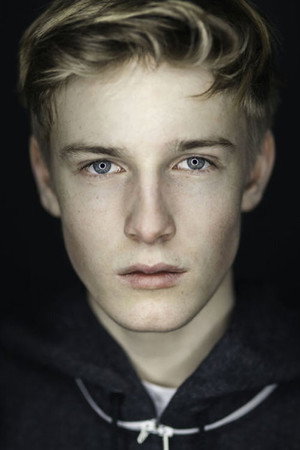 Louis Hofmann profil kép