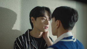 와이 알 유? kép