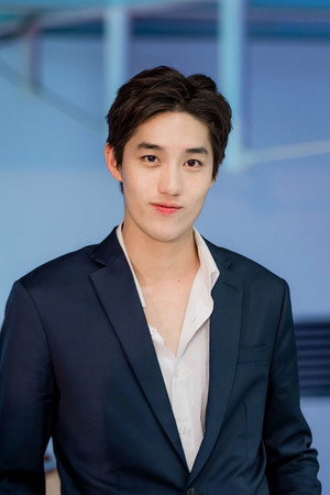 ธนภพ ลีรัตนขจร profil kép