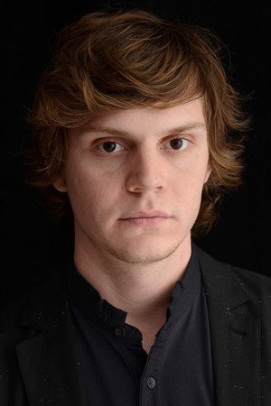 Evan Peters profil kép