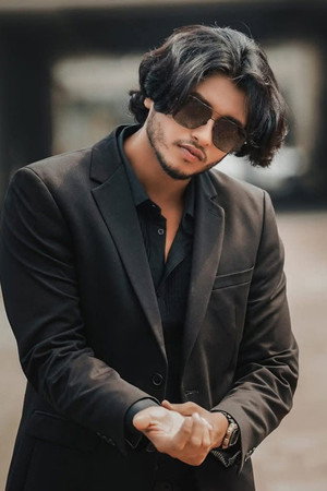 Arosh Khan profil kép