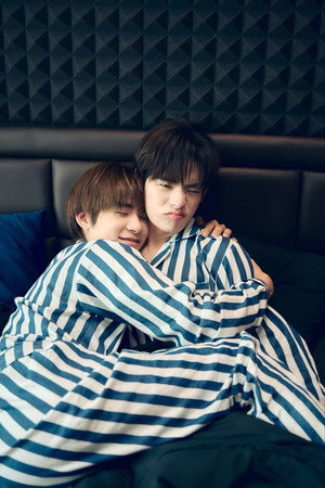 ด้วงกับเธอ poszter