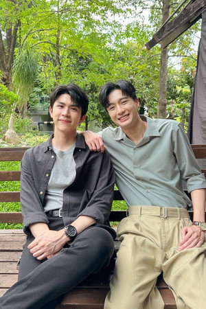 ทำนายทายทัพ poszter
