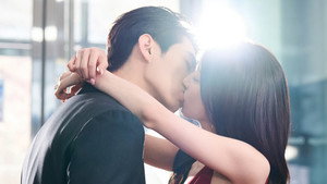 모든 거짓의 끝에서 kép