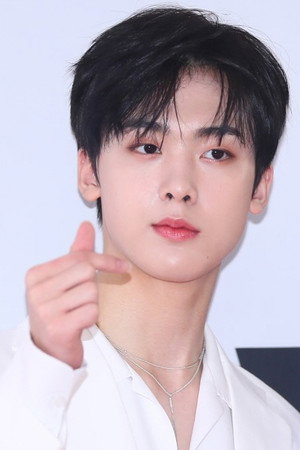 윤산하 profil kép