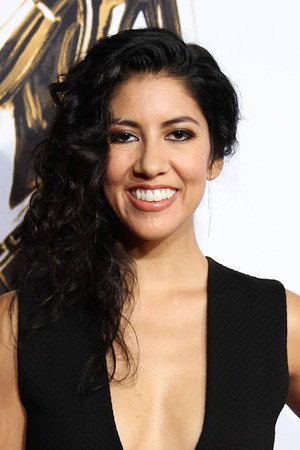 Stephanie Beatriz profil kép