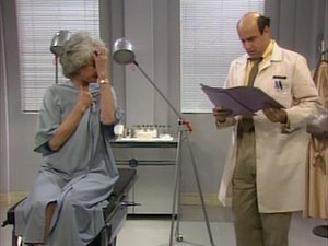 Öreglányok 5. évad Ep.1 1. epizód