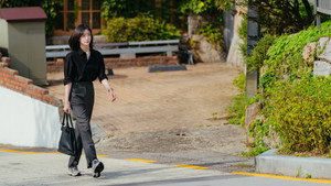 내일도 출근! kép