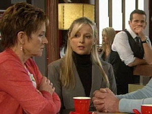 Neighbours 26. évad Ep.215 215. epizód