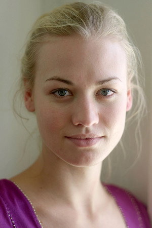 Yvonne Strahovski profil kép