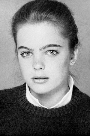 Erika Eleniak profil kép