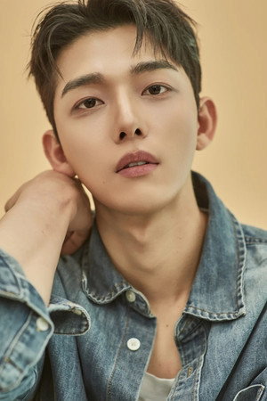 유진석 profil kép