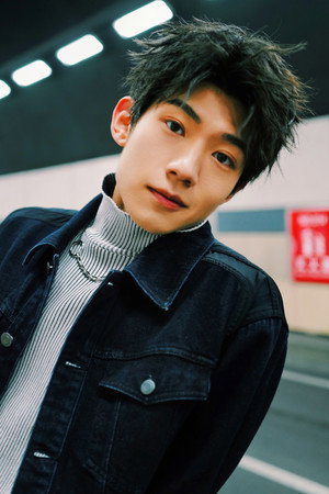 吴俊霆 profil kép