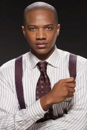 J. August Richards profil kép