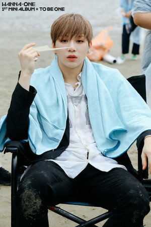 Wanna One GO poszter