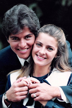 Cenizas y diamantes 1. évad (1990-06-04) poszter