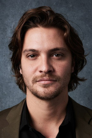 Luke Grimes profil kép
