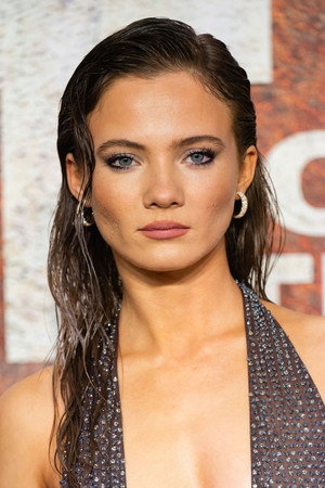 Freya Allan profil kép