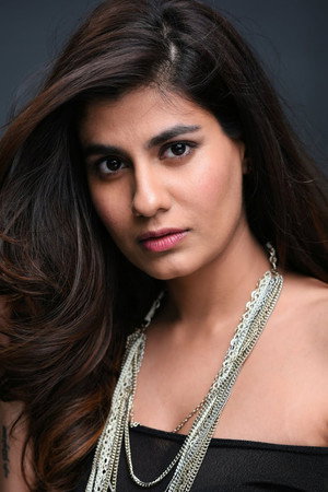 Shreya Dhanwanthary profil kép