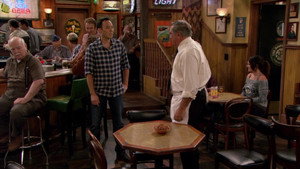 Sullivan & Son 3. évad Ep.9 9. epizód