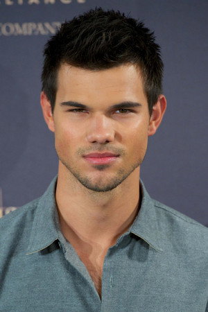 Taylor Lautner profil kép