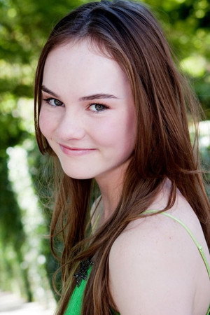 Madeline Carroll profil kép