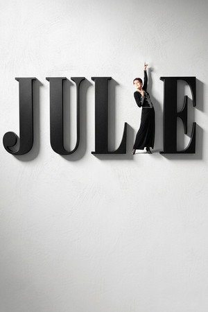 Julie poszter