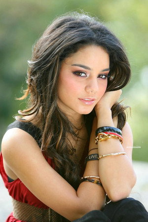 Vanessa Hudgens profil kép
