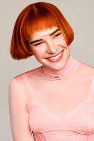 Hari Nef profil kép