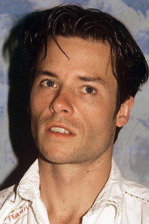 Guy Pearce profil kép