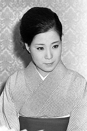 島倉千代子 profil kép