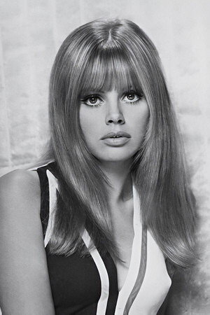 Britt Ekland profil kép