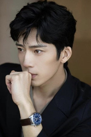 井柏然 profil kép