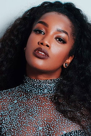 IZA profil kép