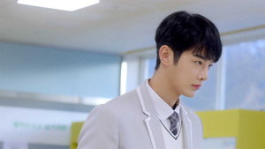 겨울 지나 벚꽃 kép