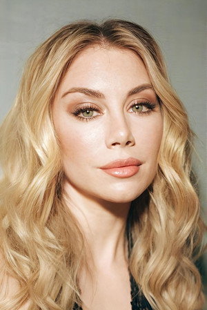 Jennifer Holland profil kép