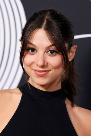 Kira Kosarin profil kép