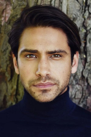 Luke Pasqualino profil kép
